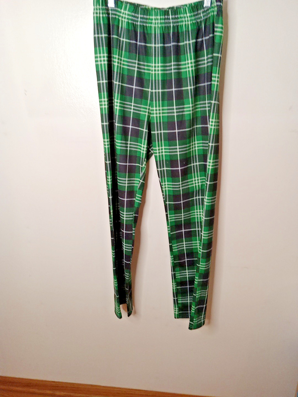 Pat Pat Women's Size M Green Black White Plaid Pull On Pajama Lounge Pants